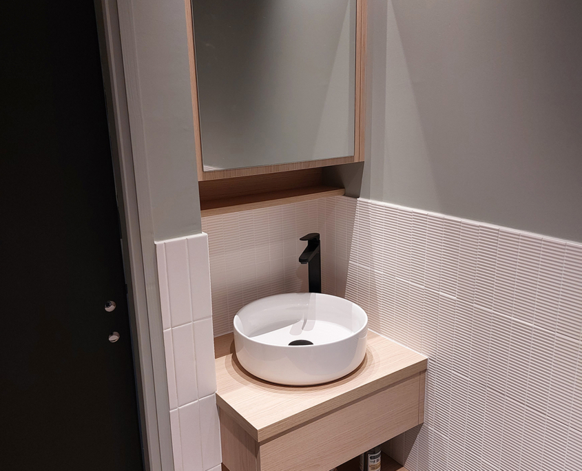 Agencement lavabo salle de bain Talmont-Saint-Hilaire - Élégance Bois
