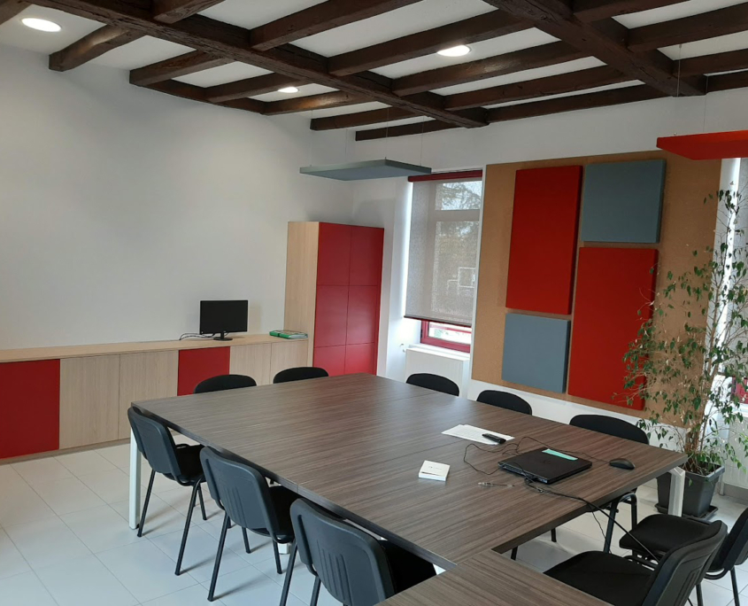 Agencement salle de réunion à La Baule - Élégance Bois